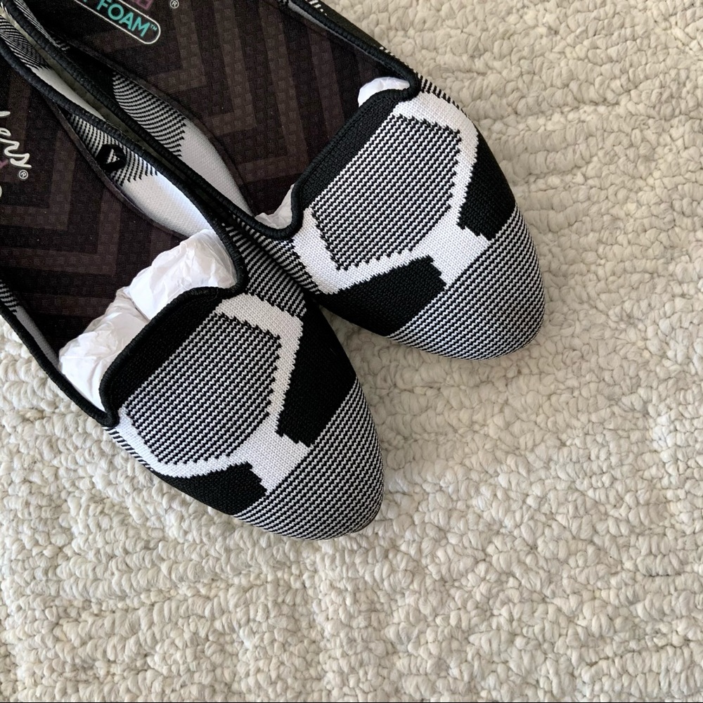 🍭 2/$40 Sketchers Flats W7! 🍭
